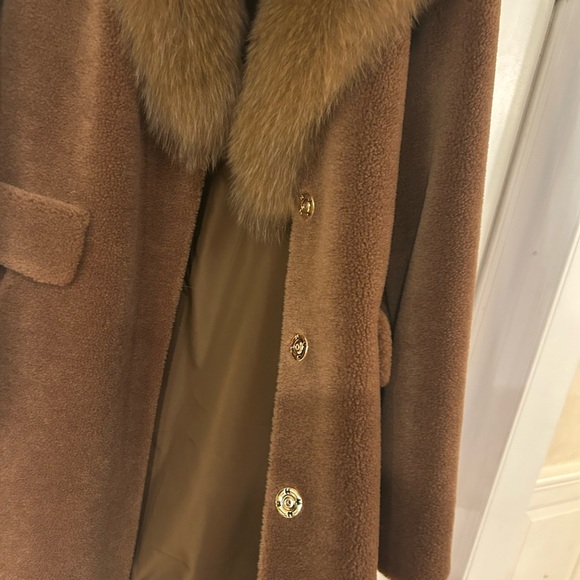 Brown Fur Collar Coat - Picture 3 of 4